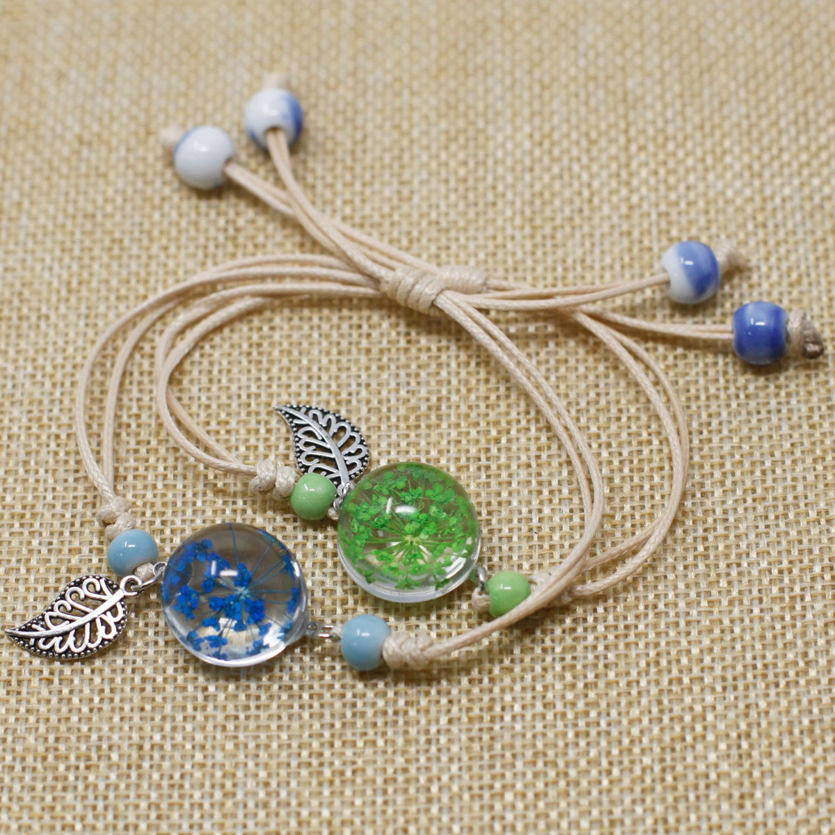 Pulsera de Piedras con Flores y Hojas