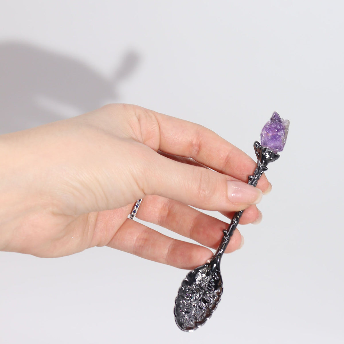 Juego de 7 cucharas de bruja con piedras preciosas