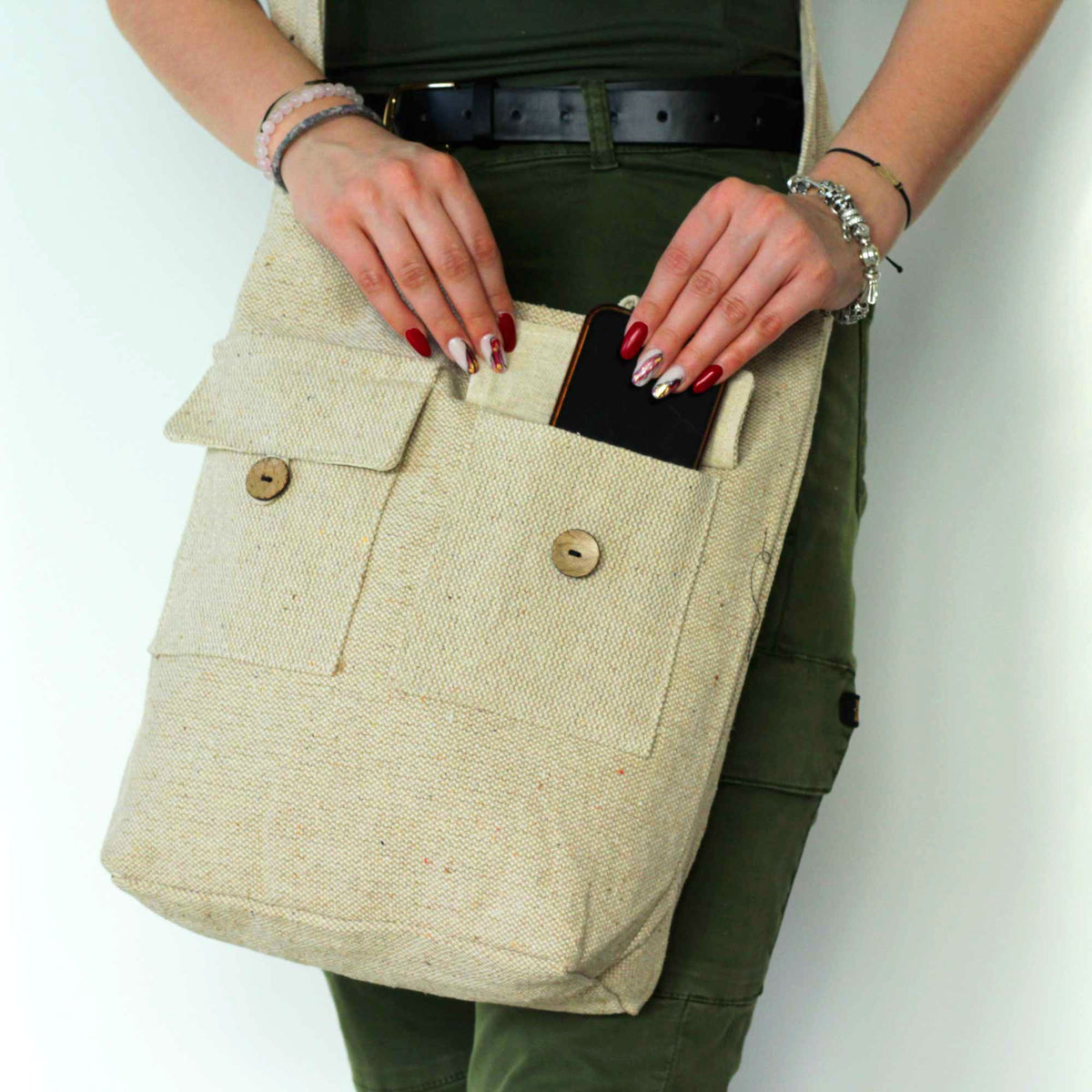 Bolso grande de dos bolsillos en tono natural