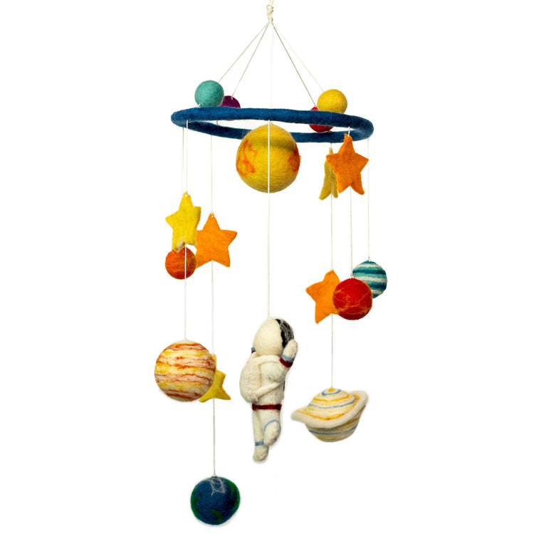 Móvil decorativo de fieltro – Astronauta, estrellas y planetas