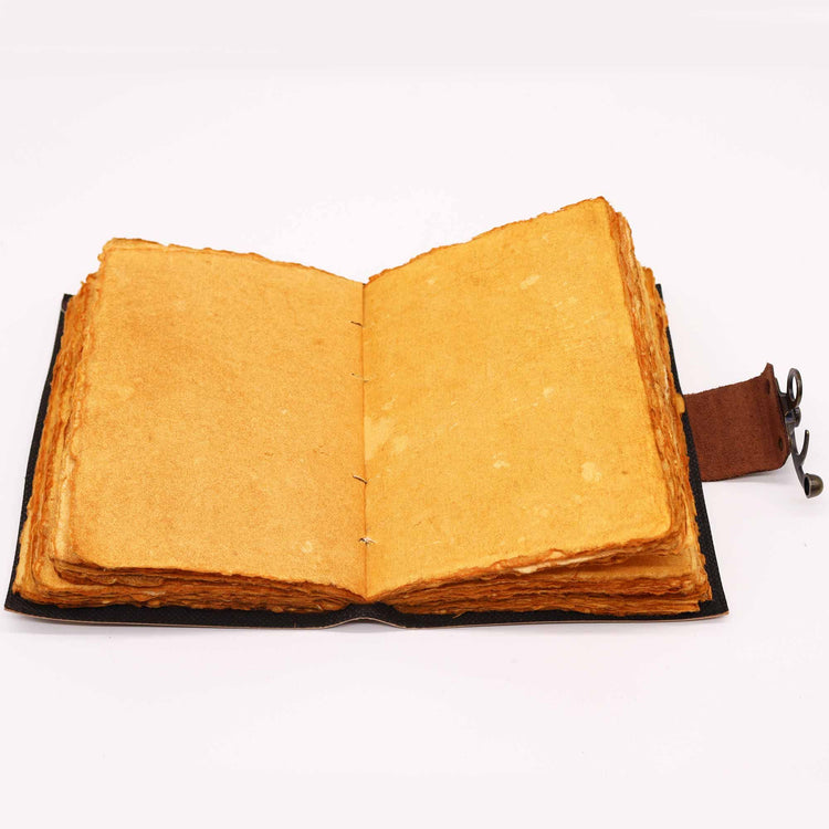 Cuaderno de Cuero - Flor de Loto - 12,5x17,5cm