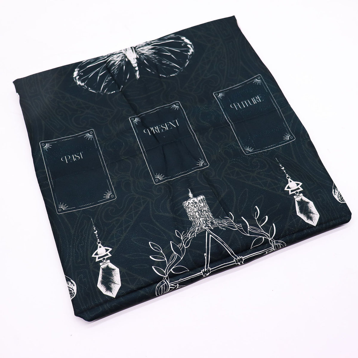 Paño para tarot Bruja Antigua – 75 × 75 cm